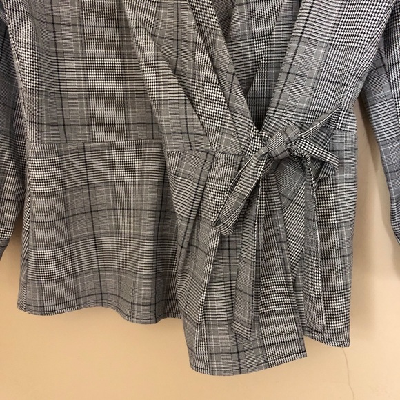 Halogen grey plaid ballon sleeve wrap shirt - Picture 5 of 9